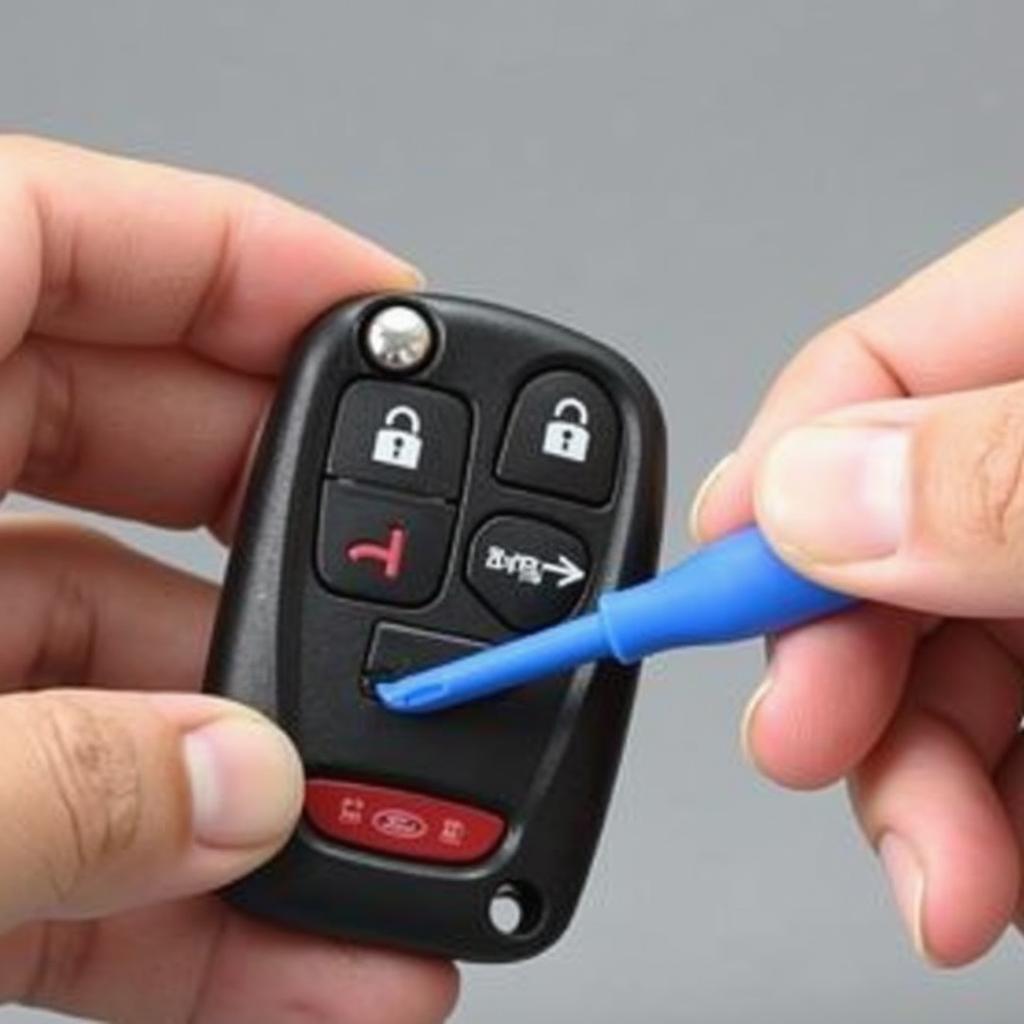 Disassembling a 2013 Ford Explorer Key Fob