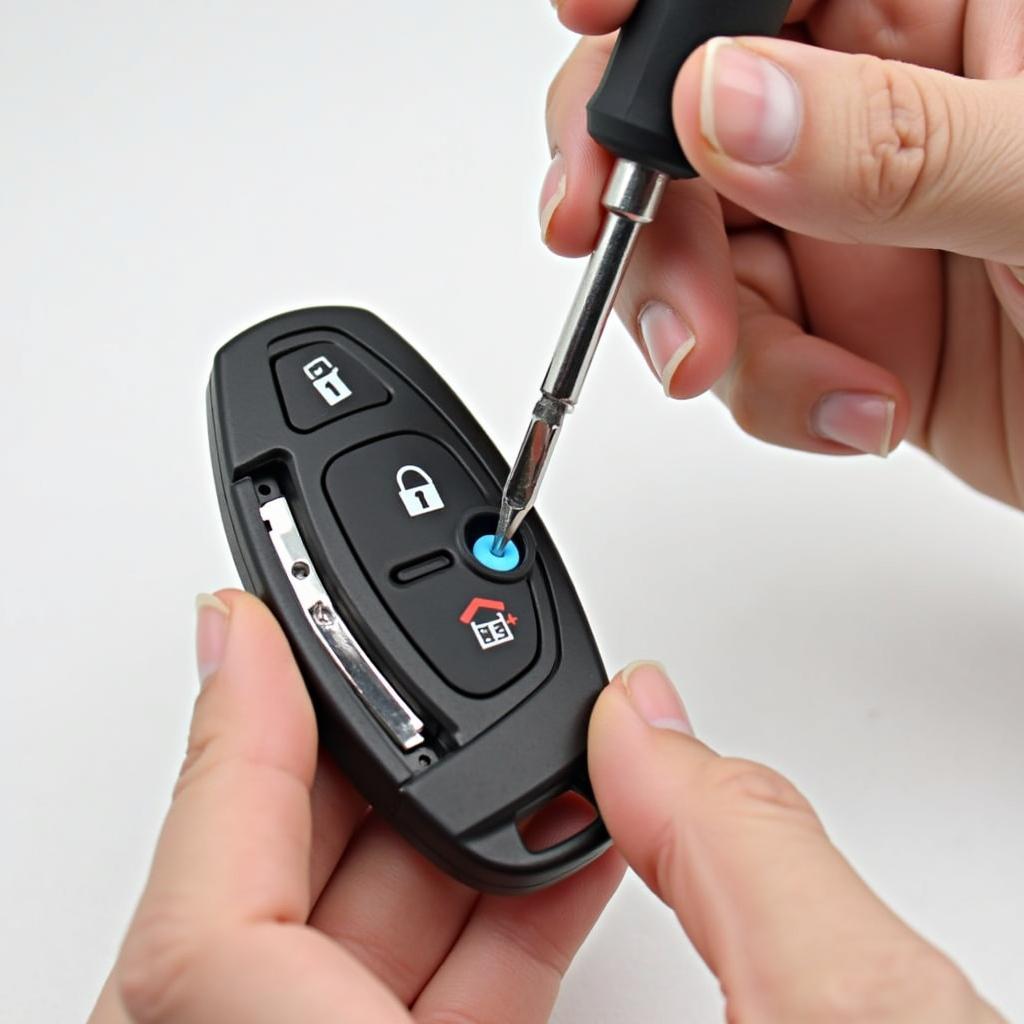 Opening the Hyundai Tucson Key Fob