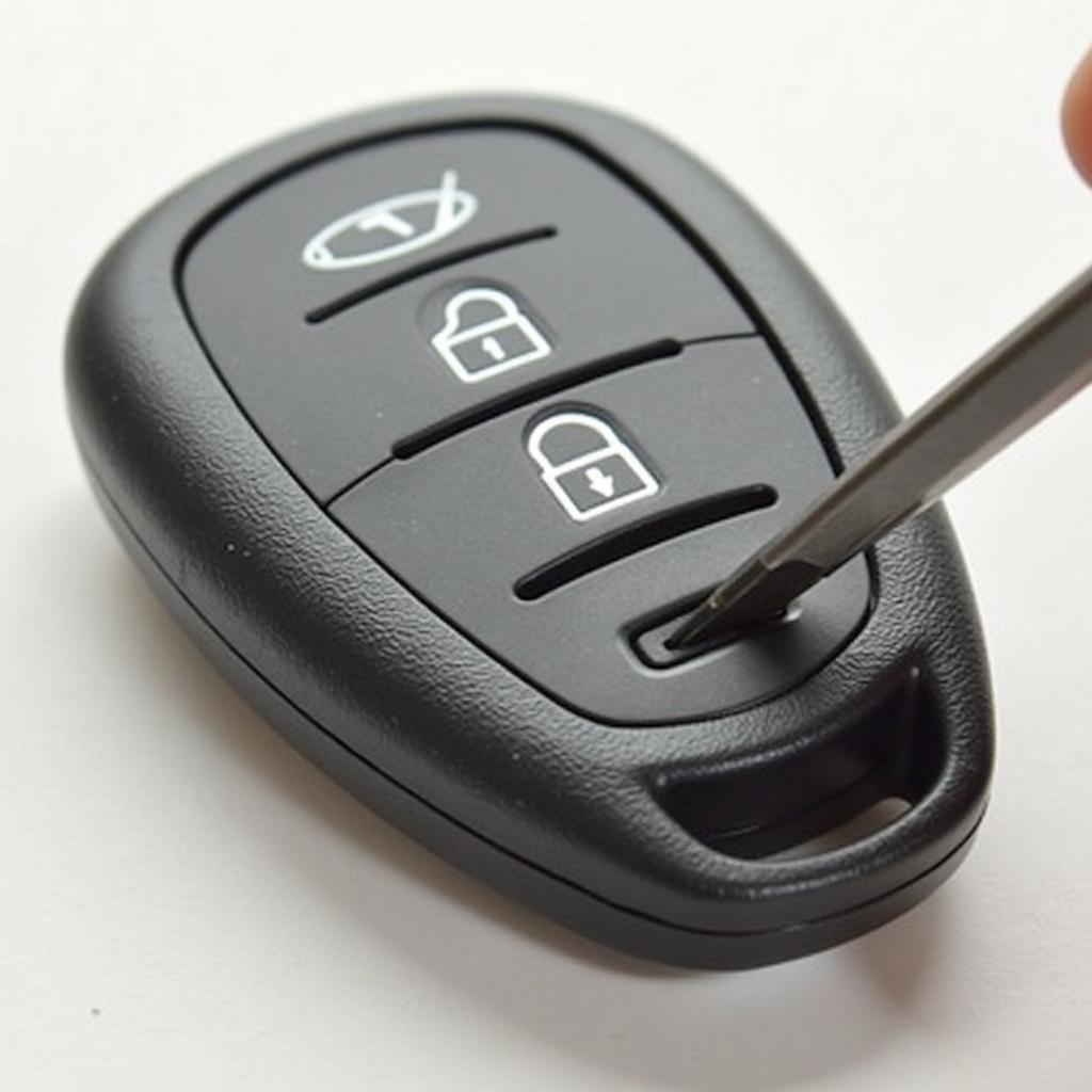 Opening a 2011 Hyundai Sonata Key Fob