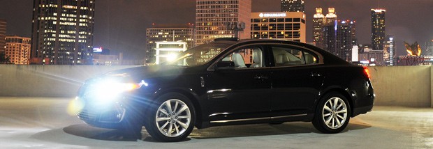 2009 Lincoln MKS Luxury Sedan - Atlanta Skyline