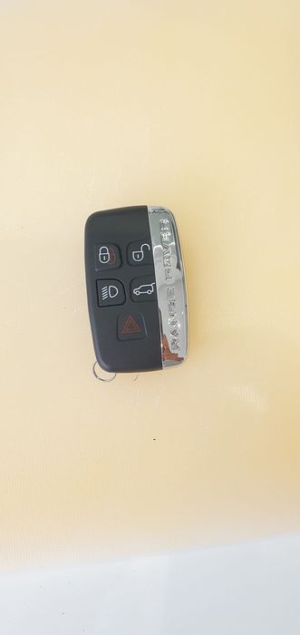 Old 2011 Range Rover key fob ready for replacement