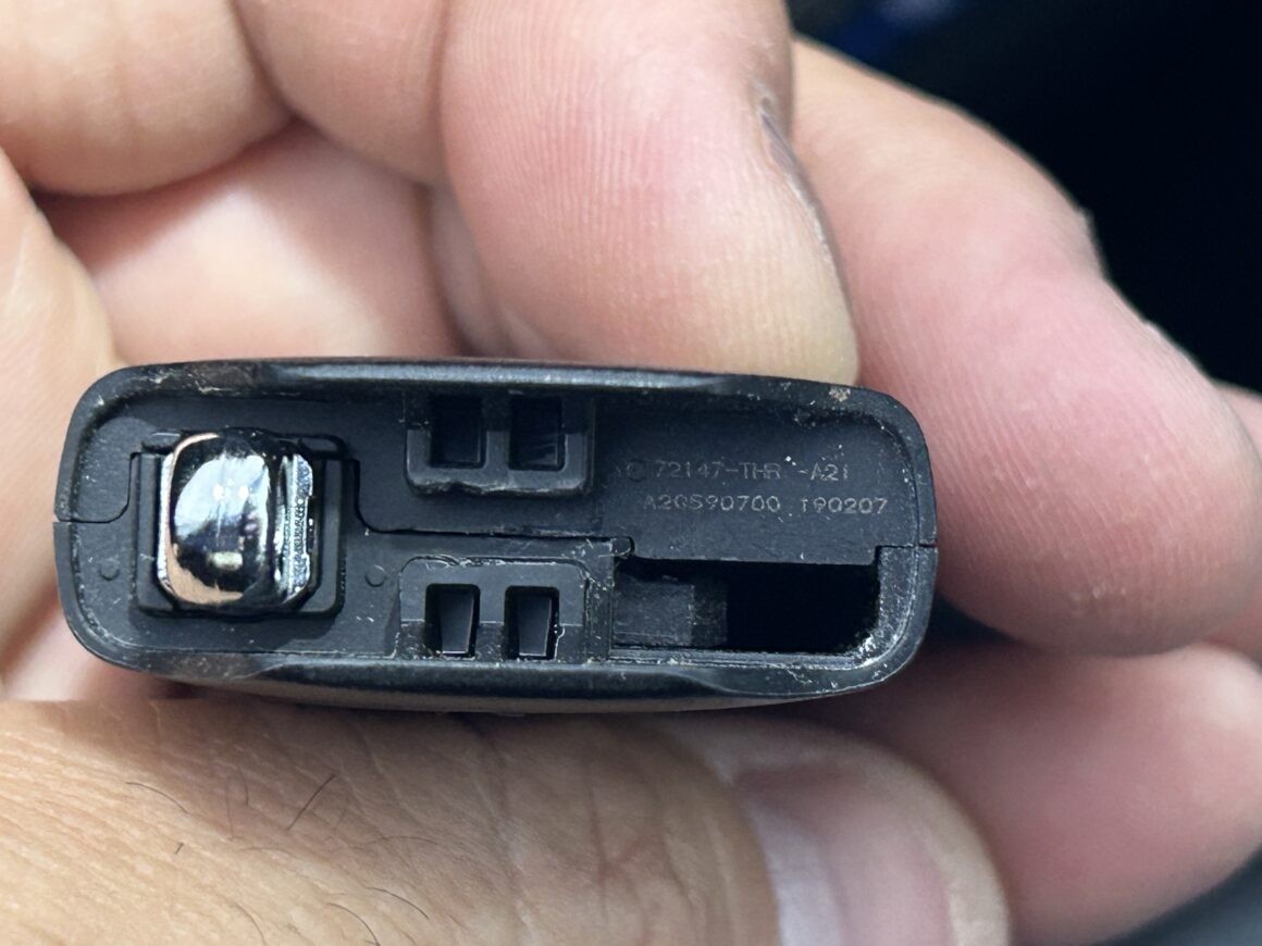 Honda Odyssey key fob part number location